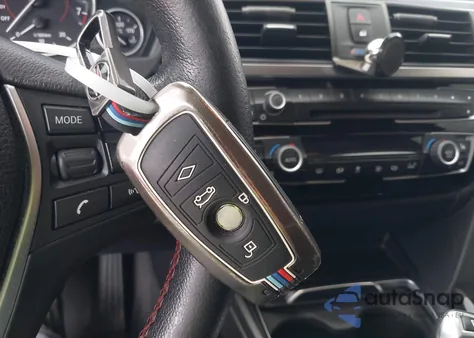 2016 BMW 320I xDrive z USA, uszkodzony, nr VIN WBA8A3C52GK551275